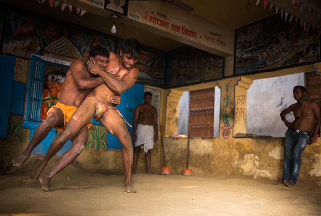 India Leica Destination - Varanasi - Wrestling © Craig Semetko
